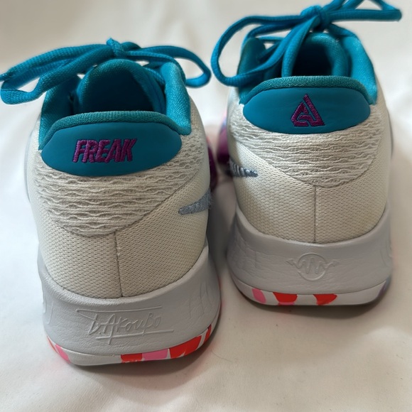 Nike Zoom Freak 4 SE size 3.5 - Picture 3 of 16